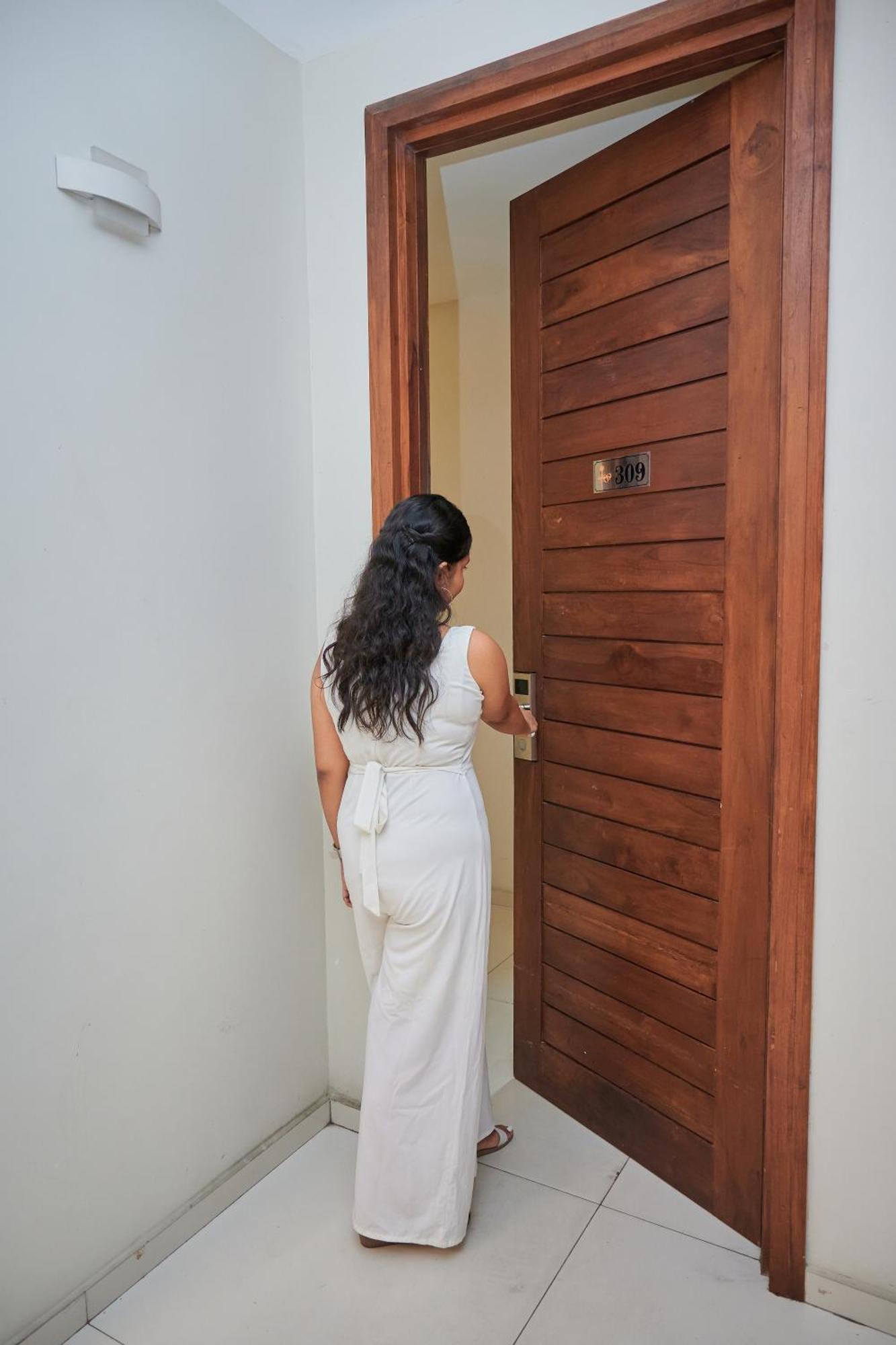Kethumathee Hotel & Banquet Ratnapura Exterior foto